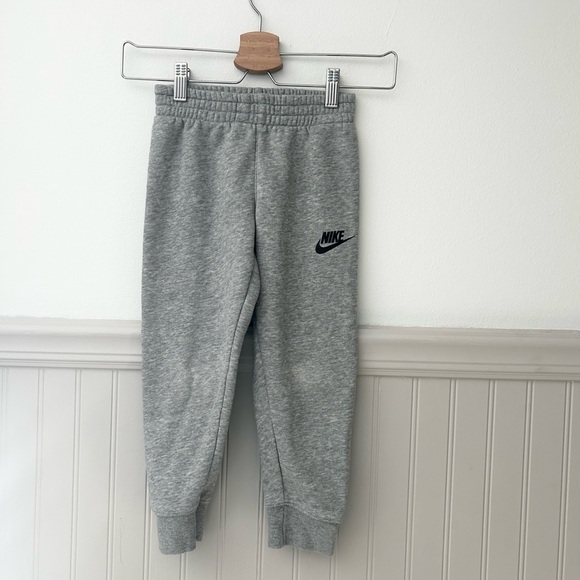 Nike Other - Nike Kids Size 4-5 Boys Sportswear Club Fleece Heather Gray Joggers
